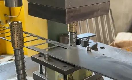 Compound die stamping equipment