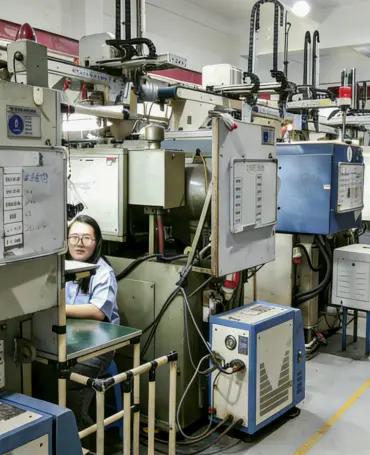 Injection molding production shop