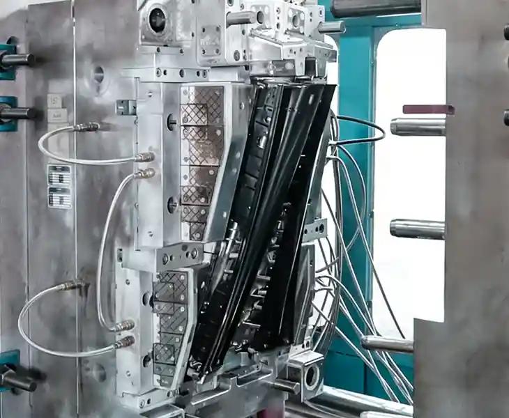 Injection molding tooling and manufacturing